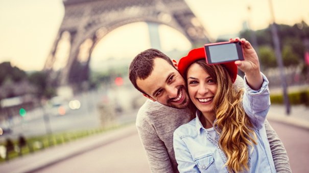 6 Ways Instagram Influencers Earn and Travel Globally
